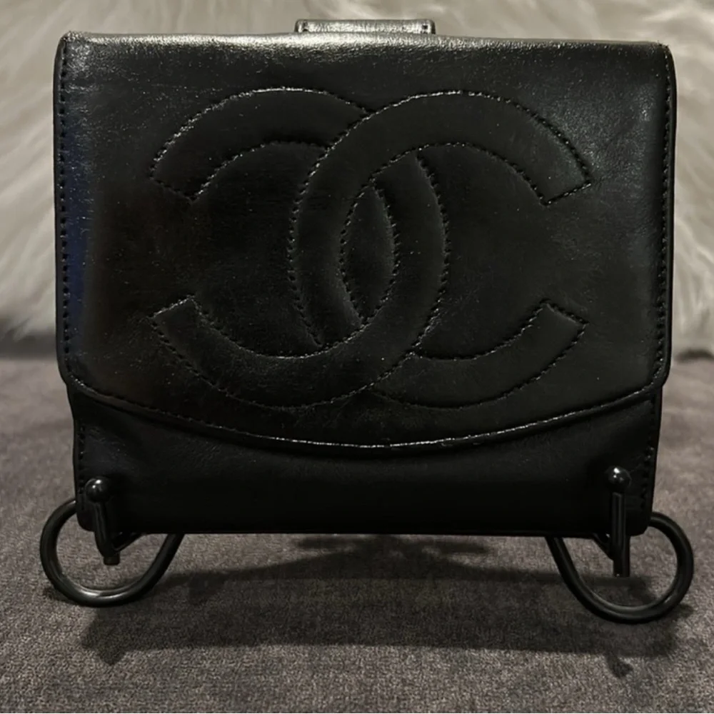Wheel Spin Host Giveaway-Prada Grand Prize! - Picture 2 of 3